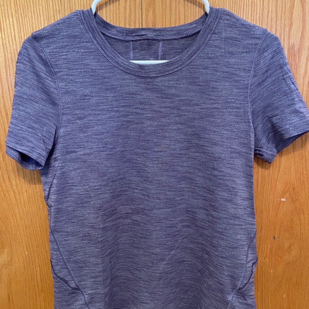Lululemon tee